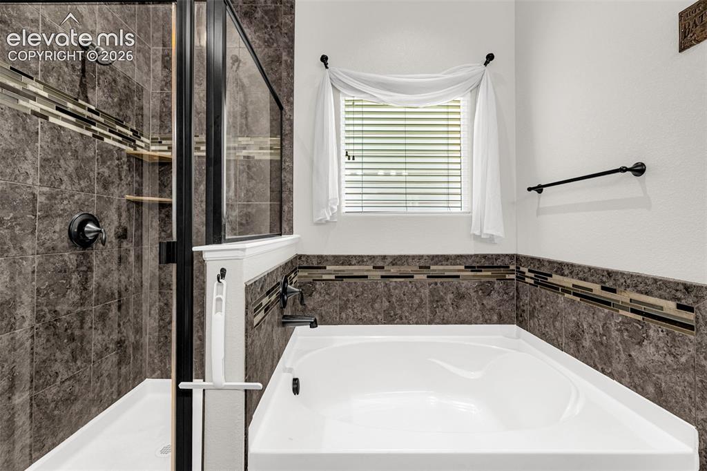 Image 14 of 29: Primary Bath