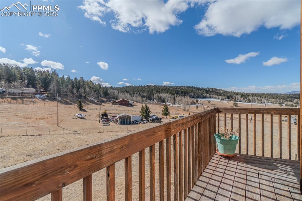 Image 25 of 49: Deck