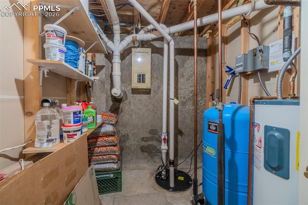 Image 42 of 49: Utility Room