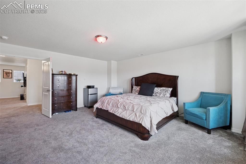 Image 16 of 29: Bedroom