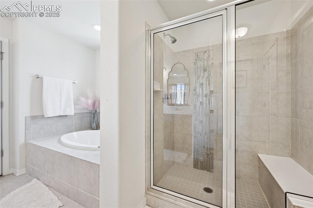 Image 18 of 29: Bathroom