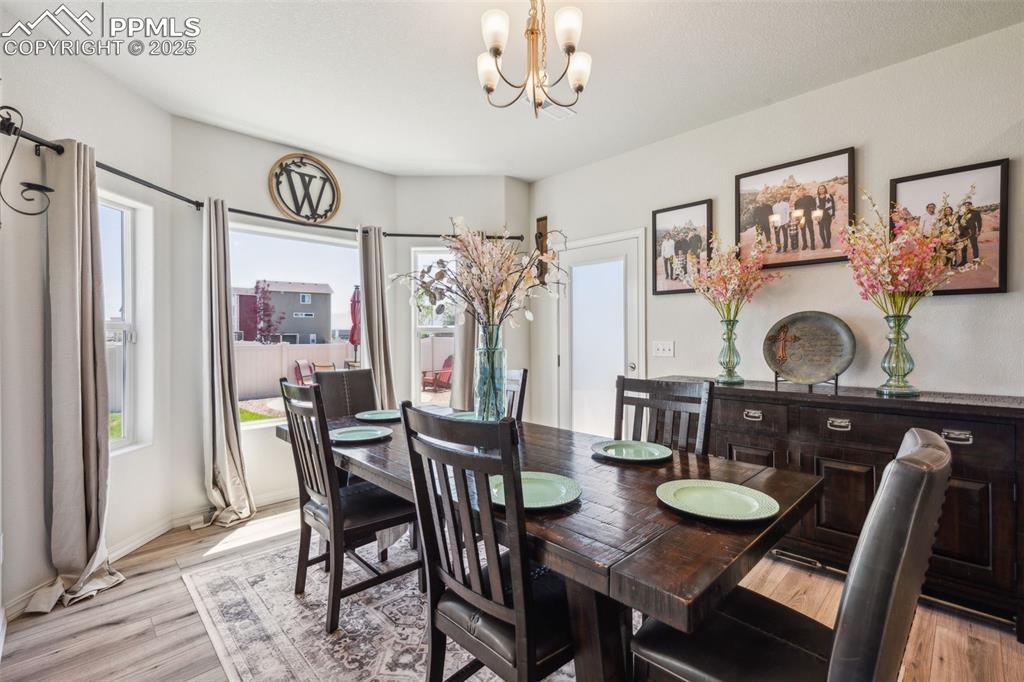 Image 9 of 29: Dining Area
