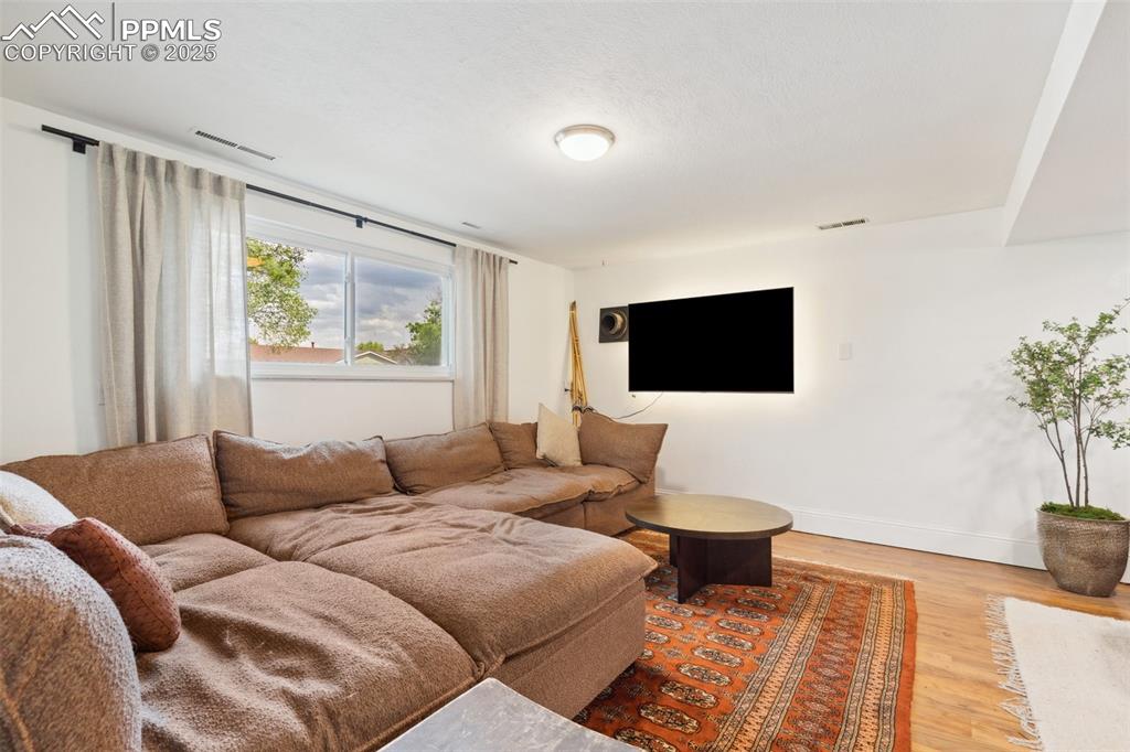 Image 26 of 48: Living Room