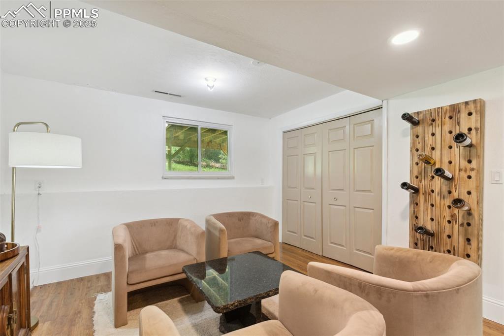 Image 28 of 48: Living Room