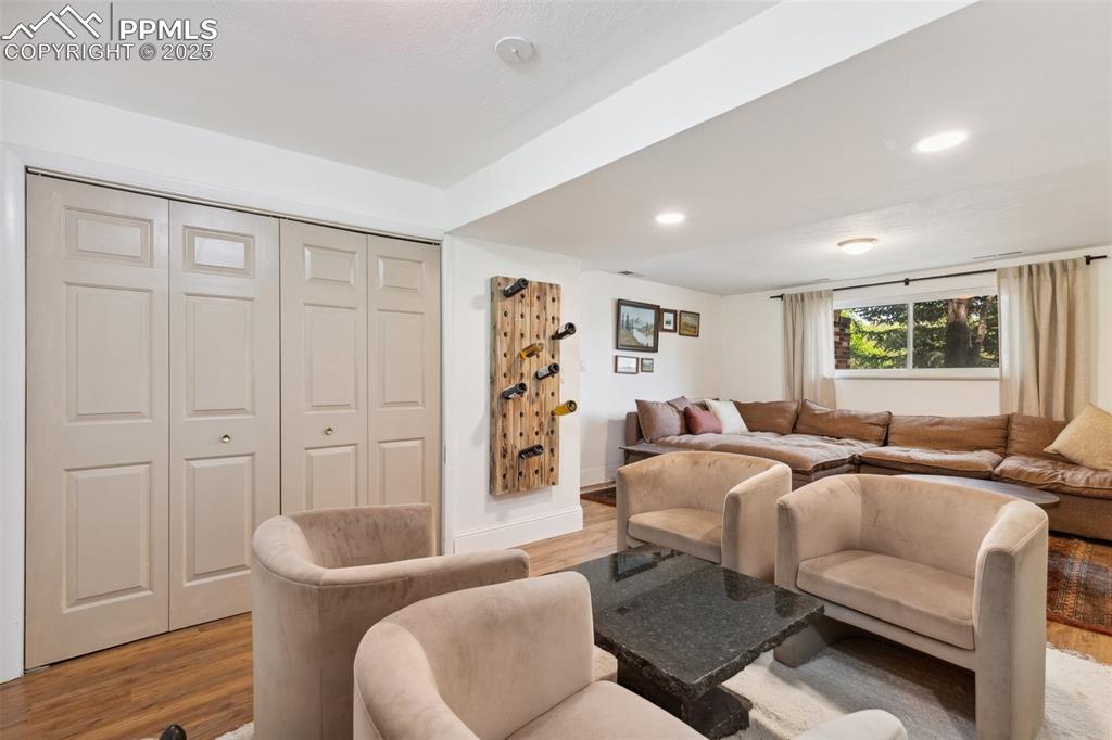 Image 29 of 48: Living Room