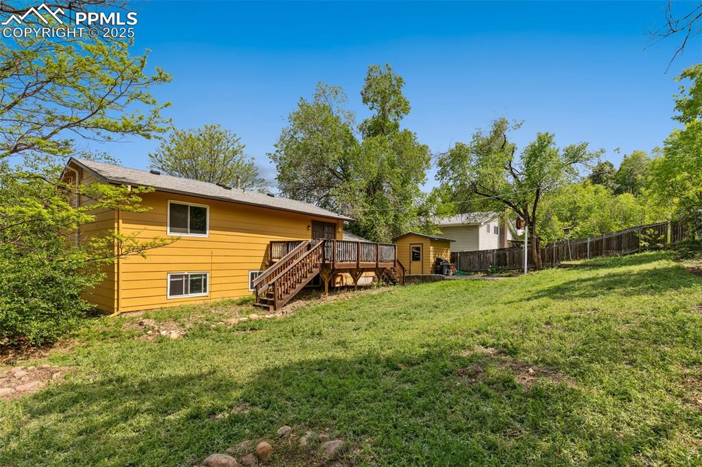 Image 36 of 48: Yard