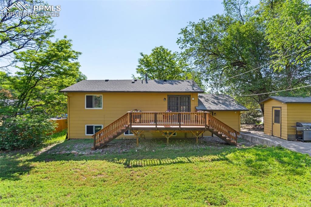 Image 46 of 48: Back of Structure