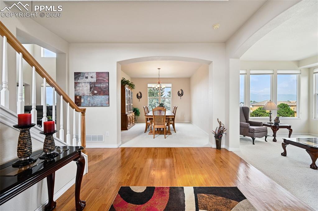 Image 11 of 50: Entry