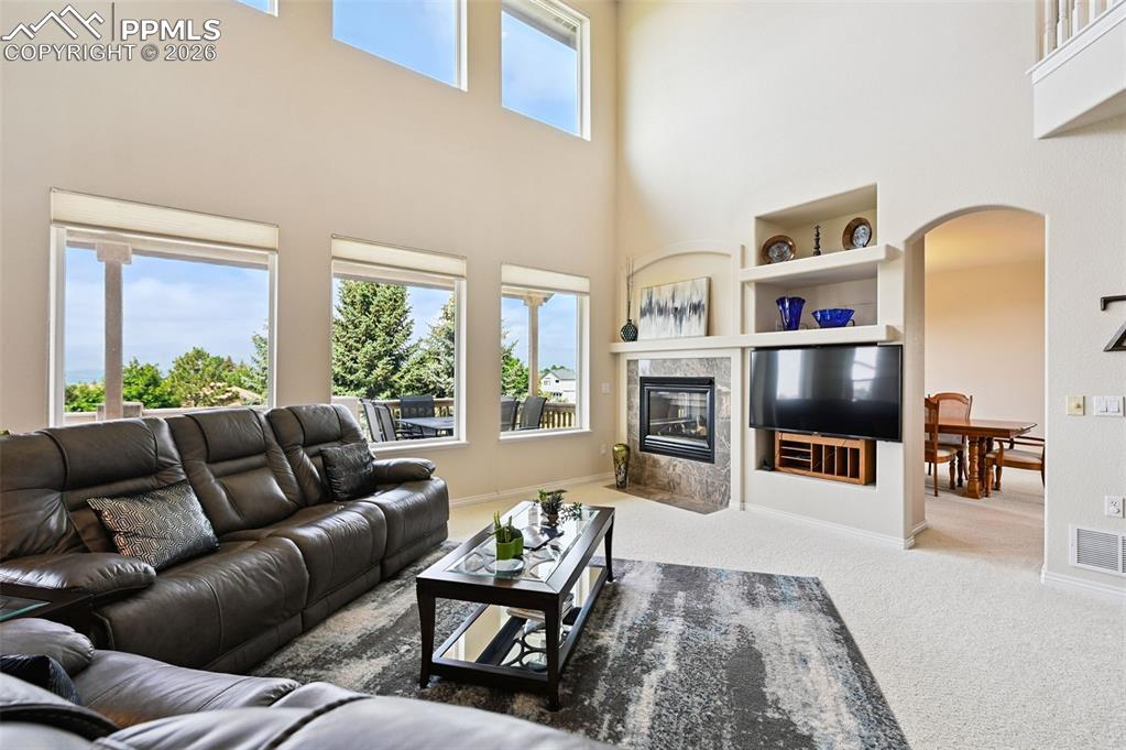 Image 14 of 50: Living Room