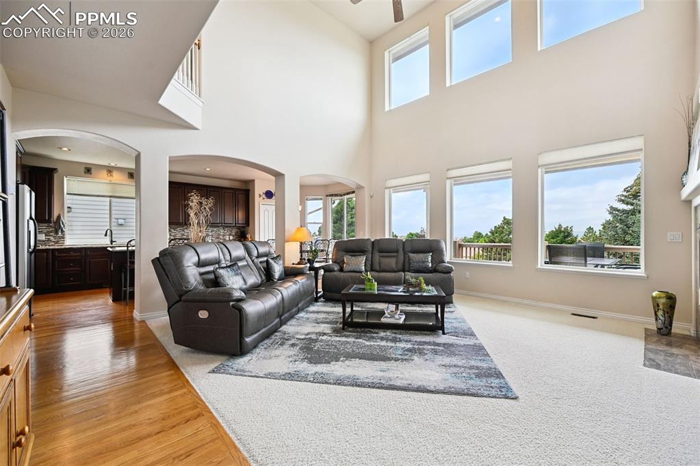 Image 17 of 50: Living Room