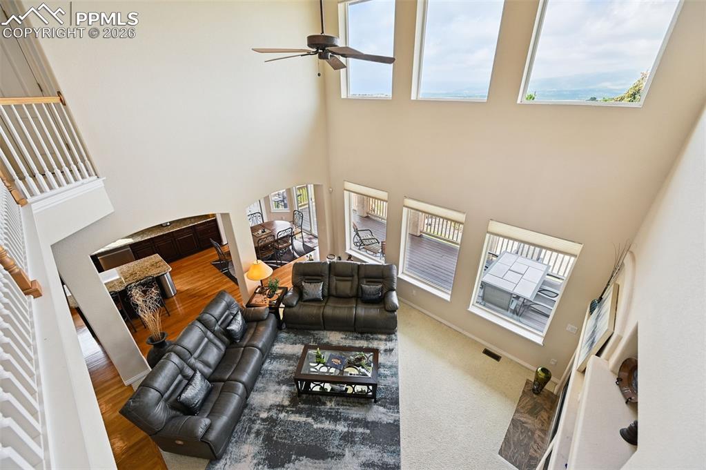 Image 18 of 50: Living Room