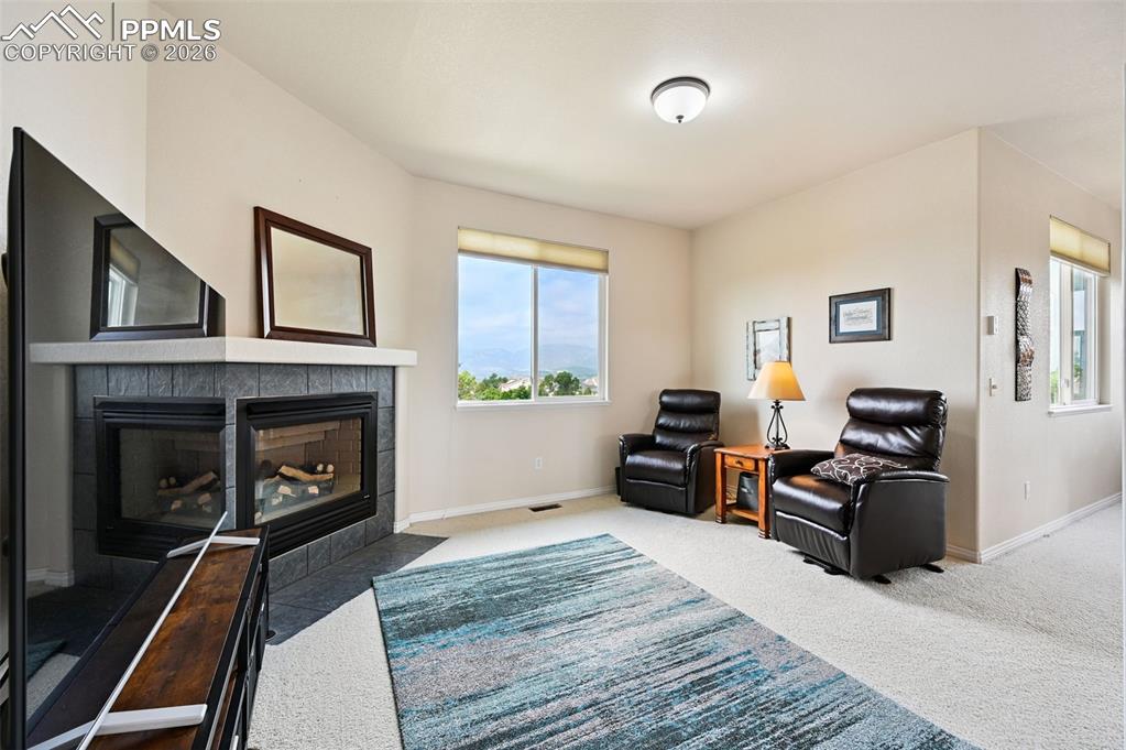 Image 27 of 50: Sitting Room