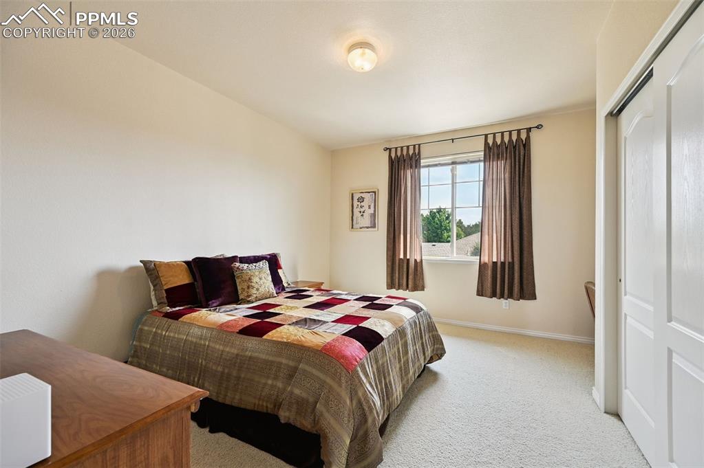 Image 37 of 50: Bedroom