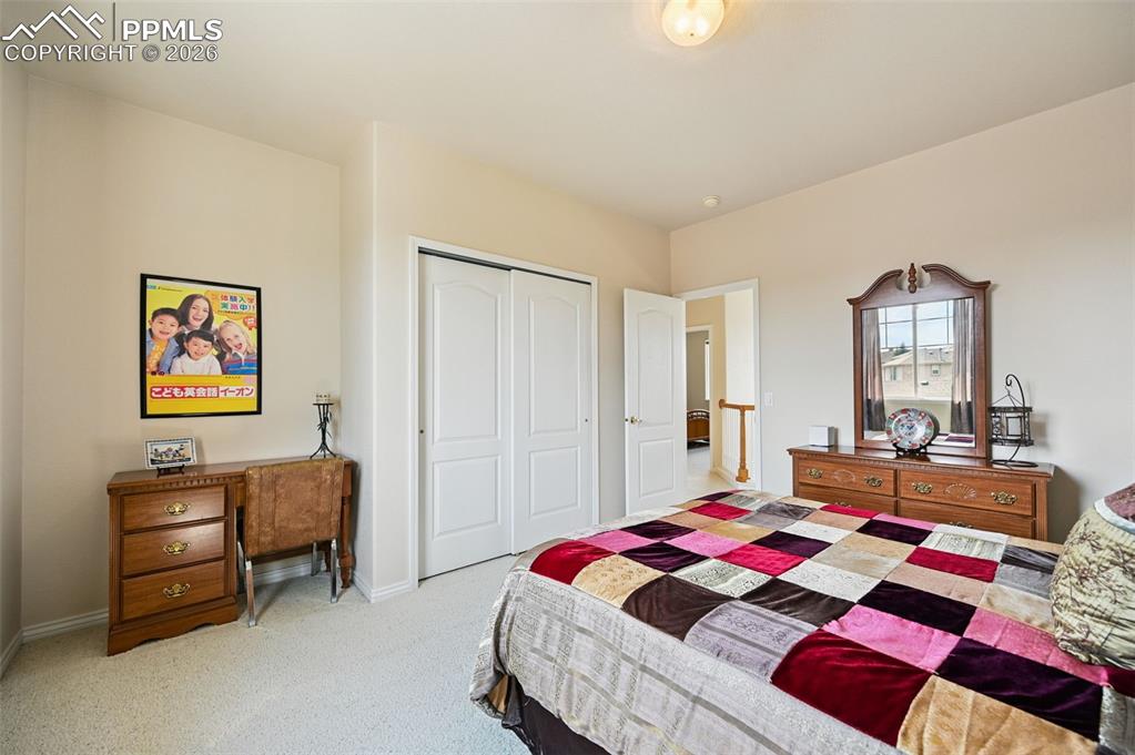 Image 38 of 50: Bedroom