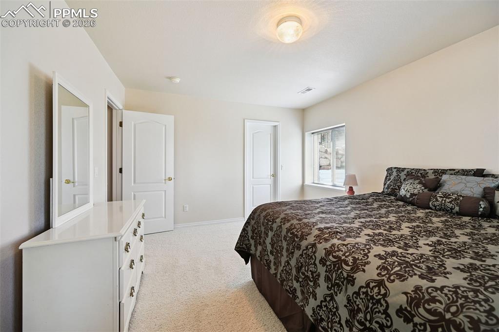 Image 45 of 50: Bedroom