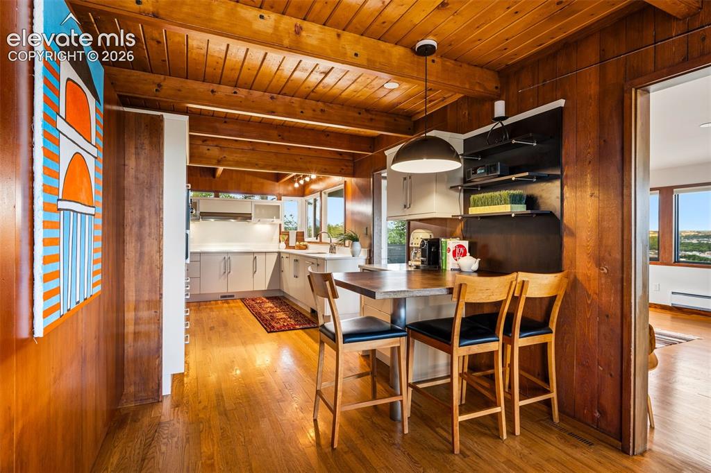 Image 12 of 45: Kitchen