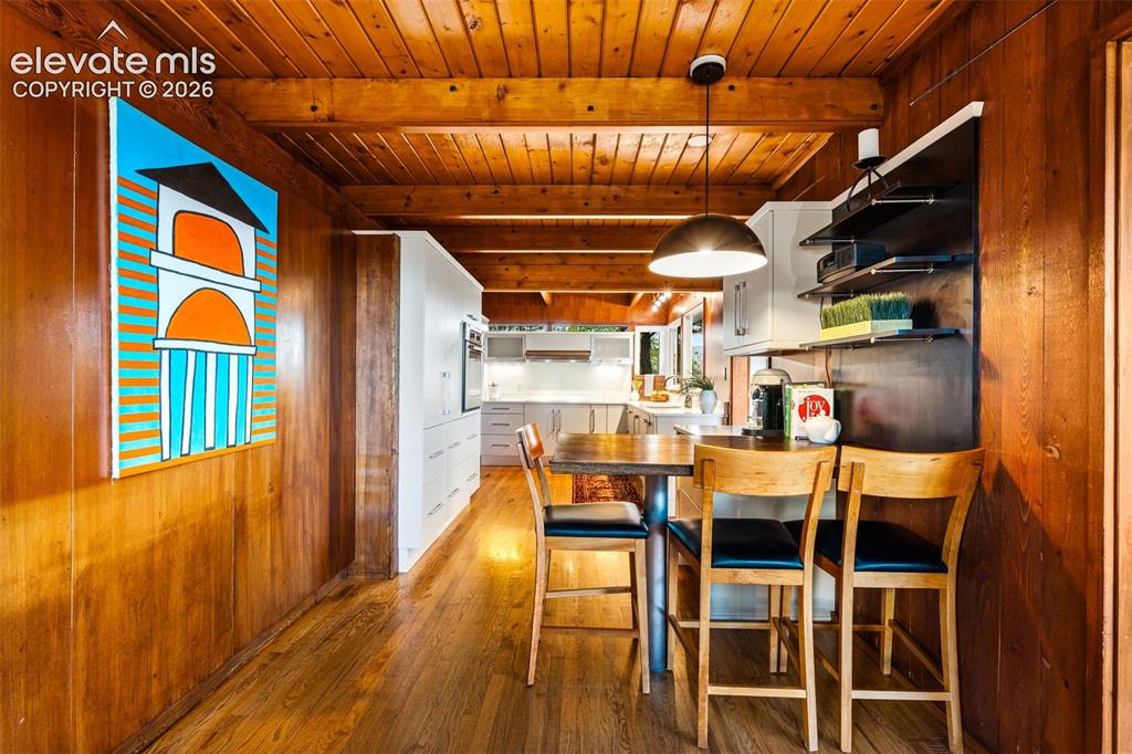 Image 13 of 45: Kitchen