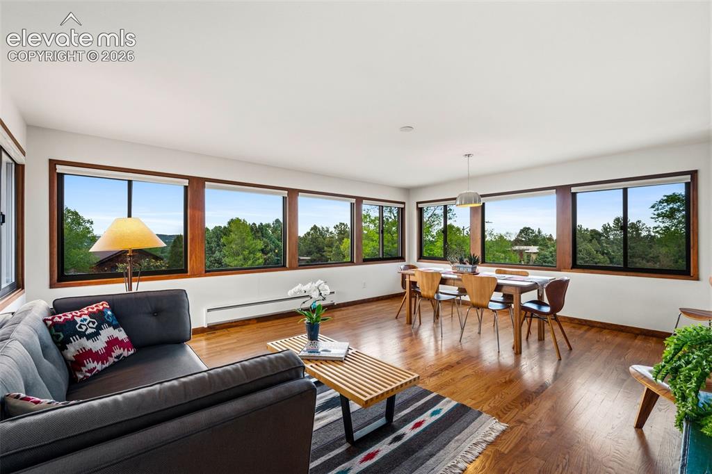 Image 19 of 45: Living Room