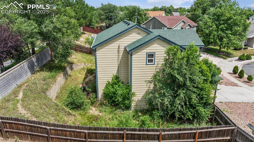 Image 18 of 21: Side of Structure