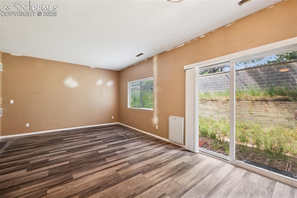 Image 8 of 21: Family Room