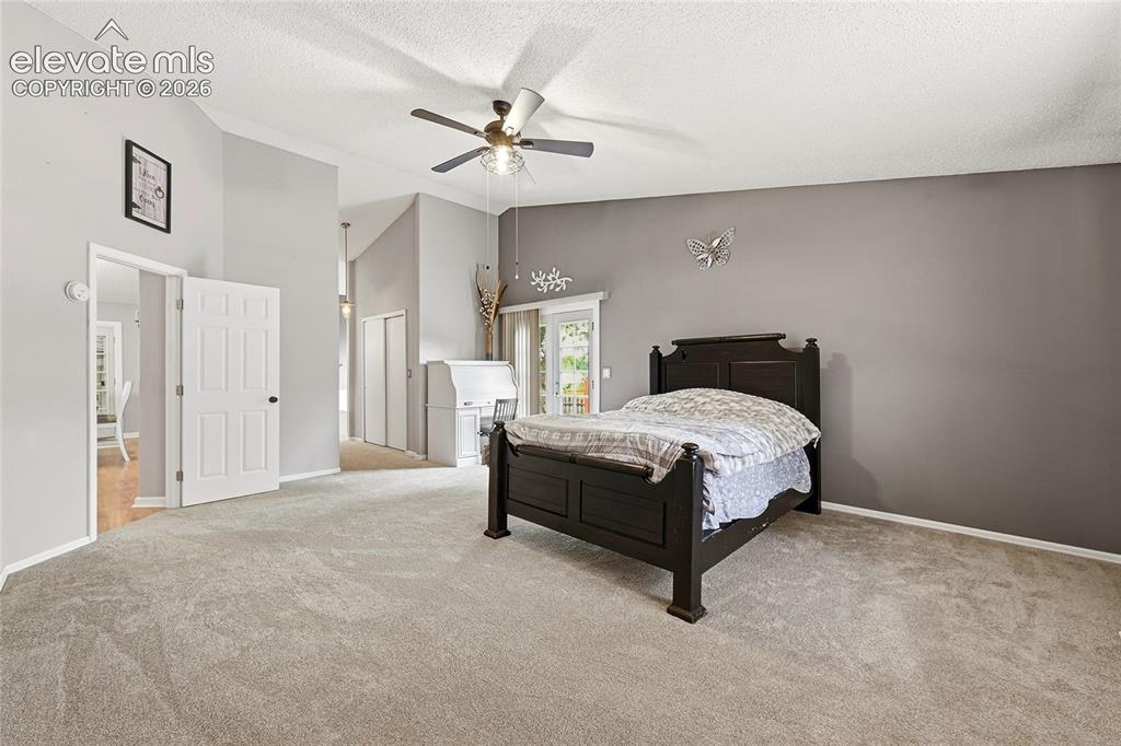 Image 11 of 21: Bedroom