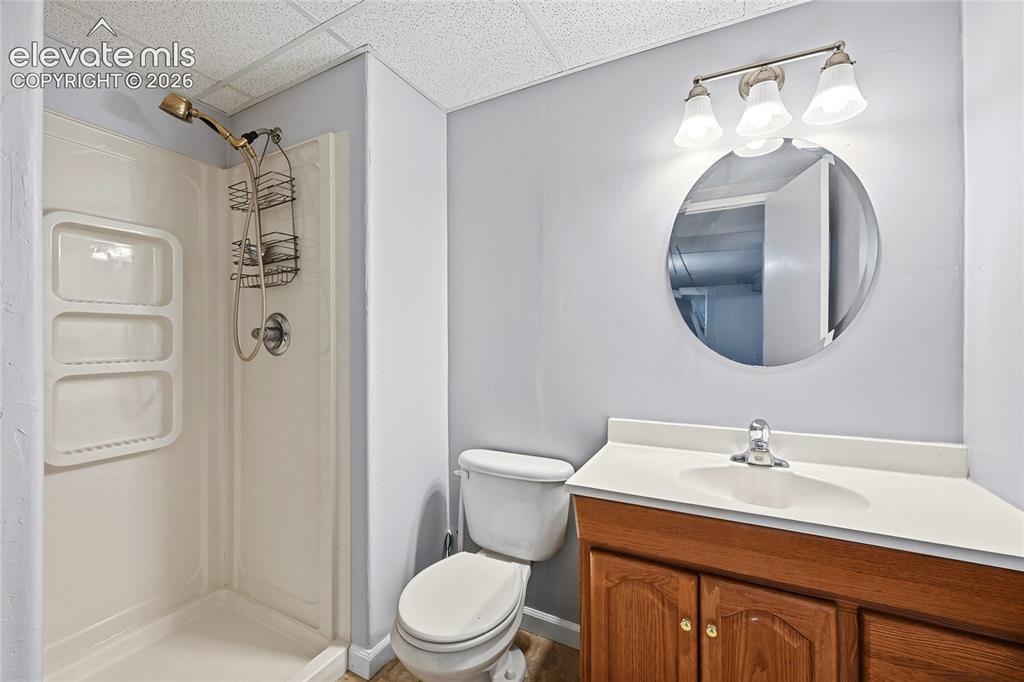 Image 15 of 21: Bathroom