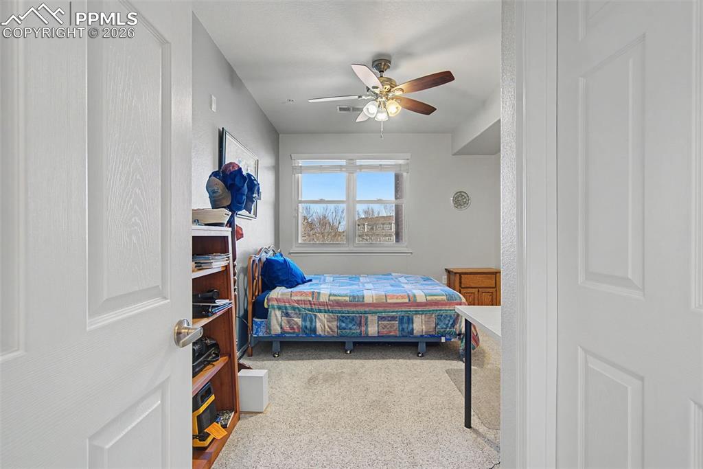 Image 25 of 44: Bedroom