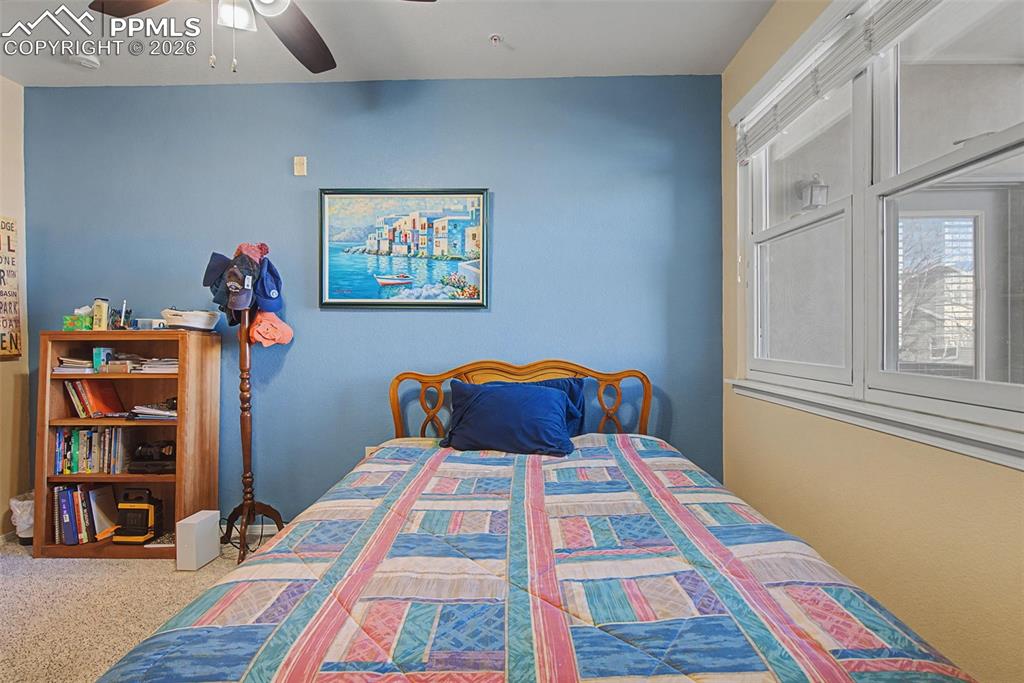 Image 27 of 44: Bedroom