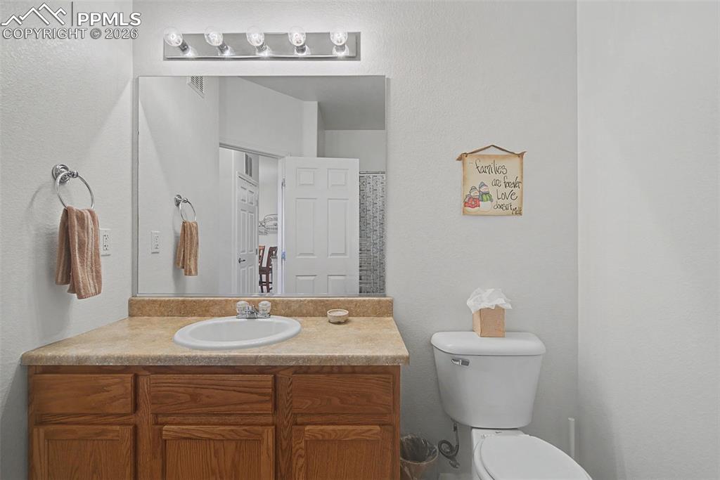 Image 29 of 44: Bathroom