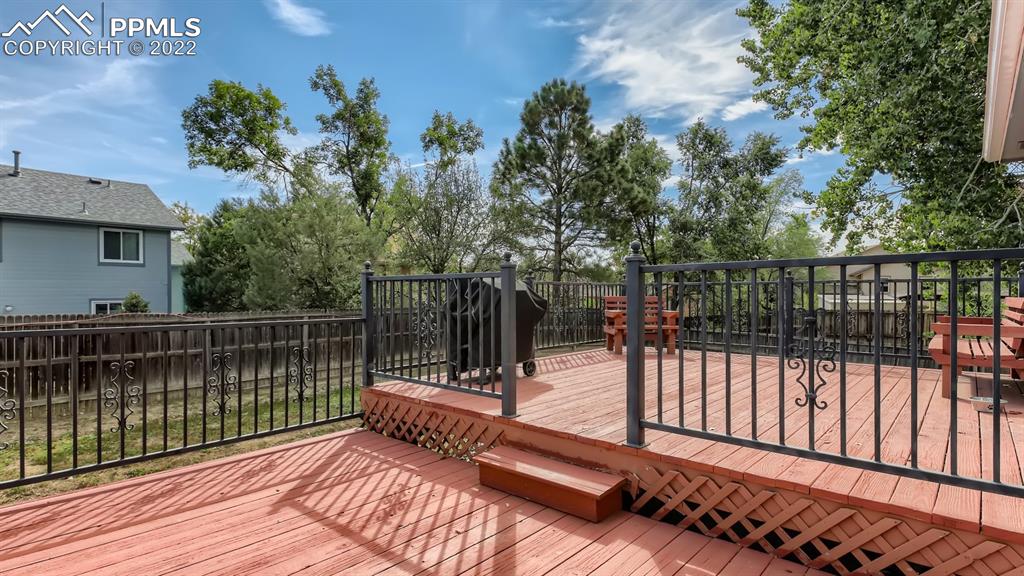 Listing 9818283, Image 25 of 27