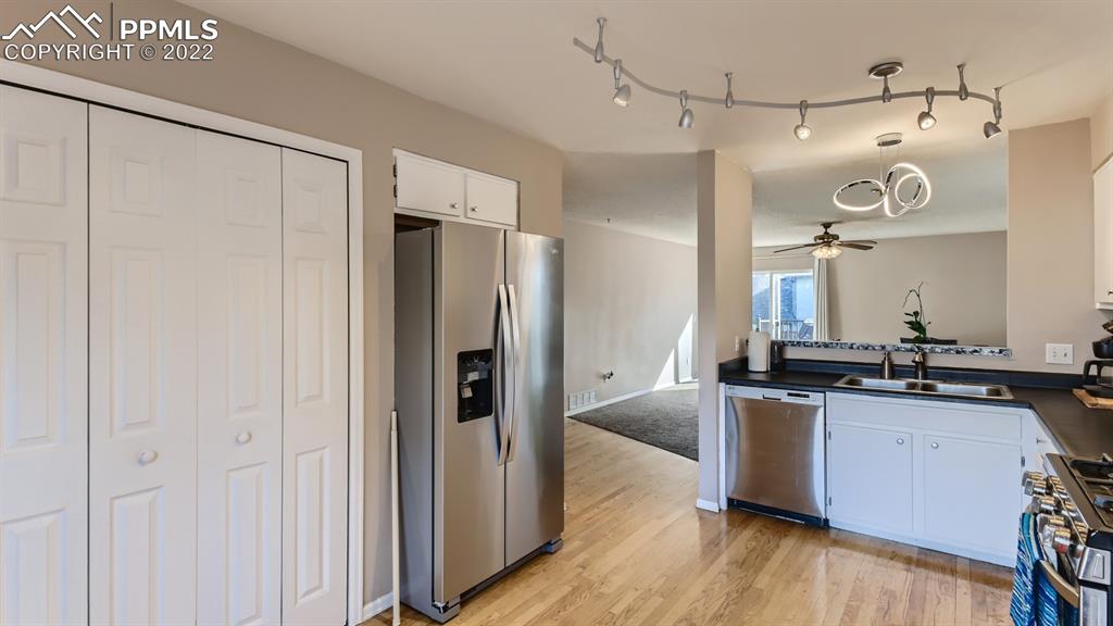 Listing 9818283, Image 9 of 27