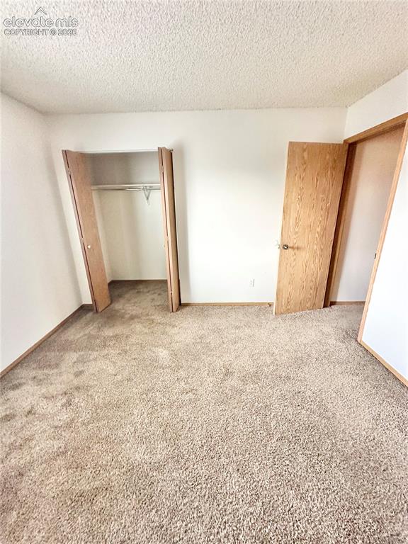 Image 5 of 11: Bedroom