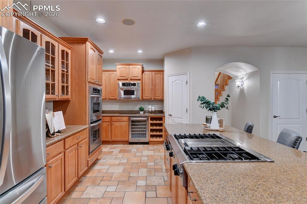 Image 13 of 44: Kitchen