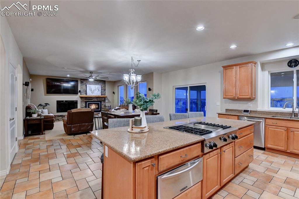 Image 14 of 44: Kitchen
