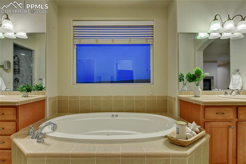 Image 25 of 44: Master Bathroom