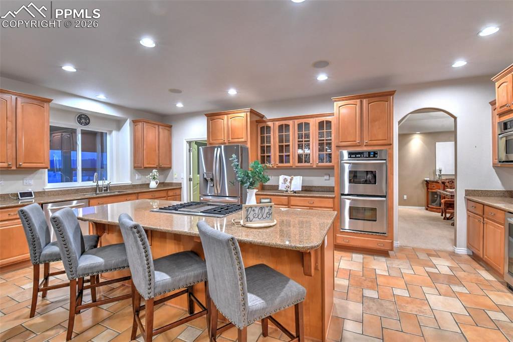 Image 5 of 8: Kitchen