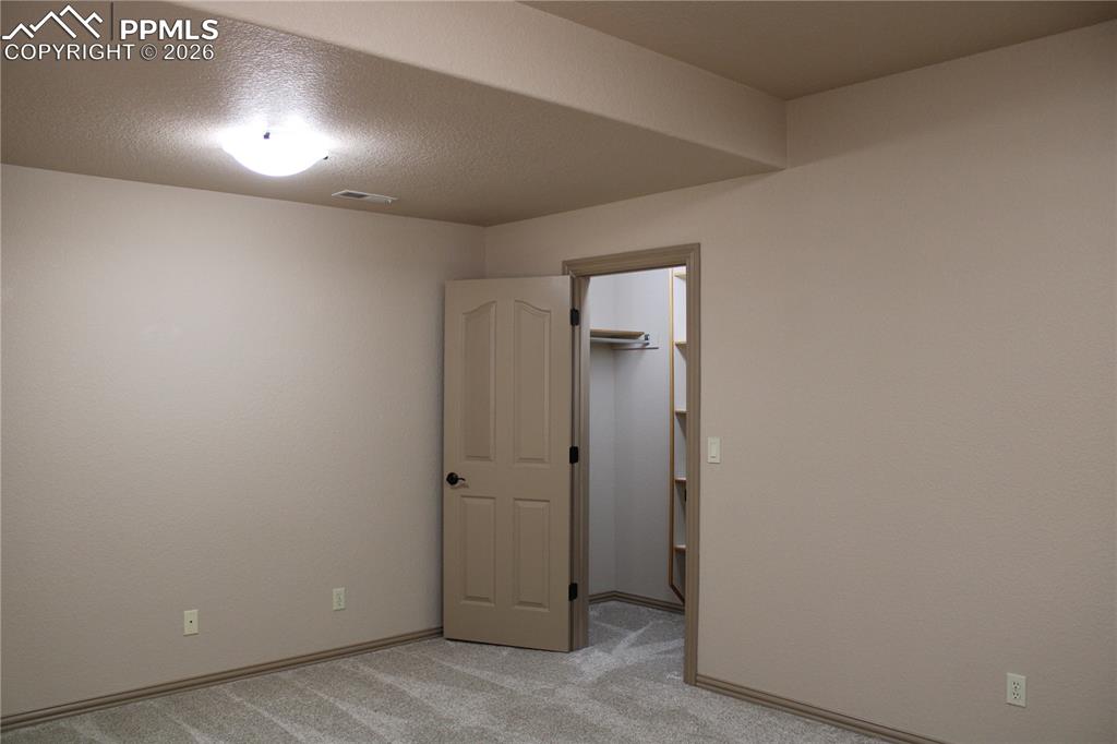 Image 13 of 24: Bedroom