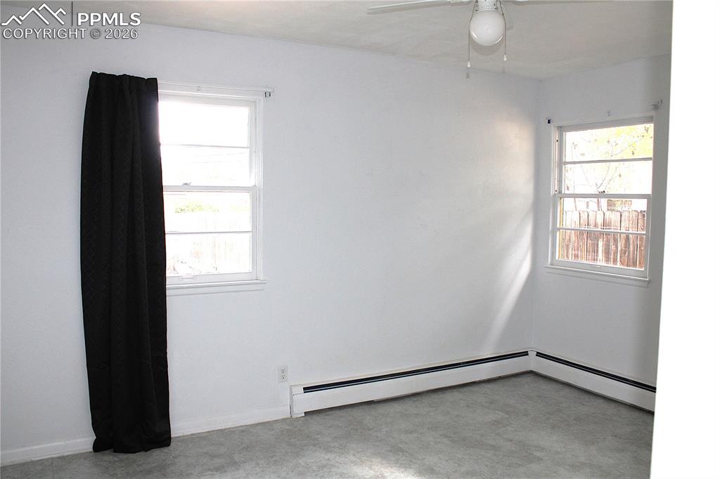 Image 14 of 24: Primary bedroom