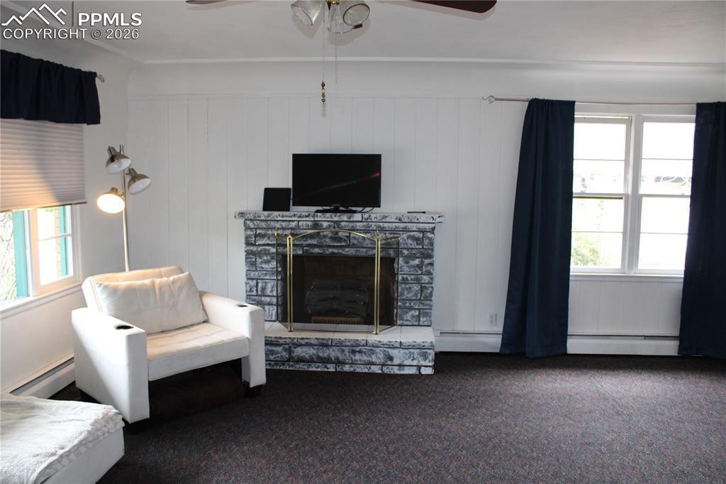 Image 8 of 24: Living Room