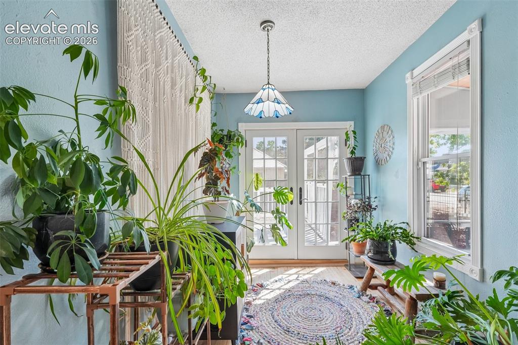 Image 11 of 43: Sunroom