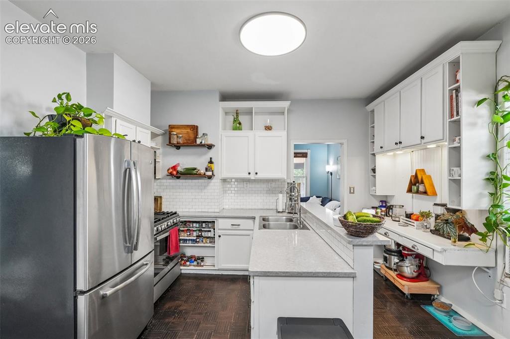 Image 18 of 43: Additional view of kitchen