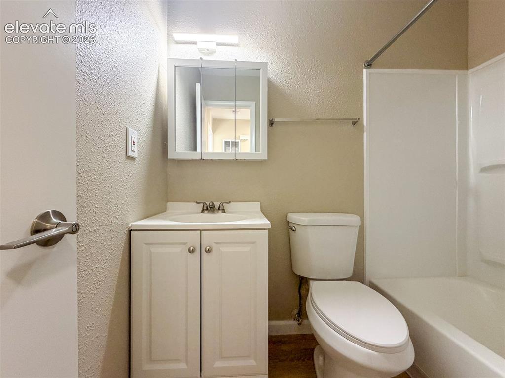 Image 42 of 45: Bathroom