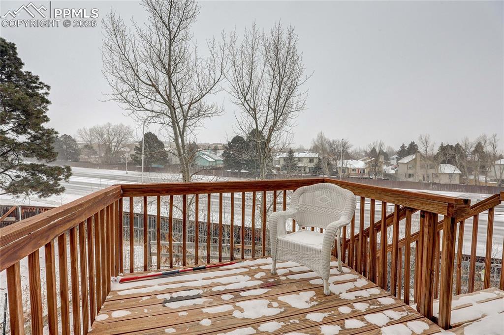 Image 30 of 39: Deck