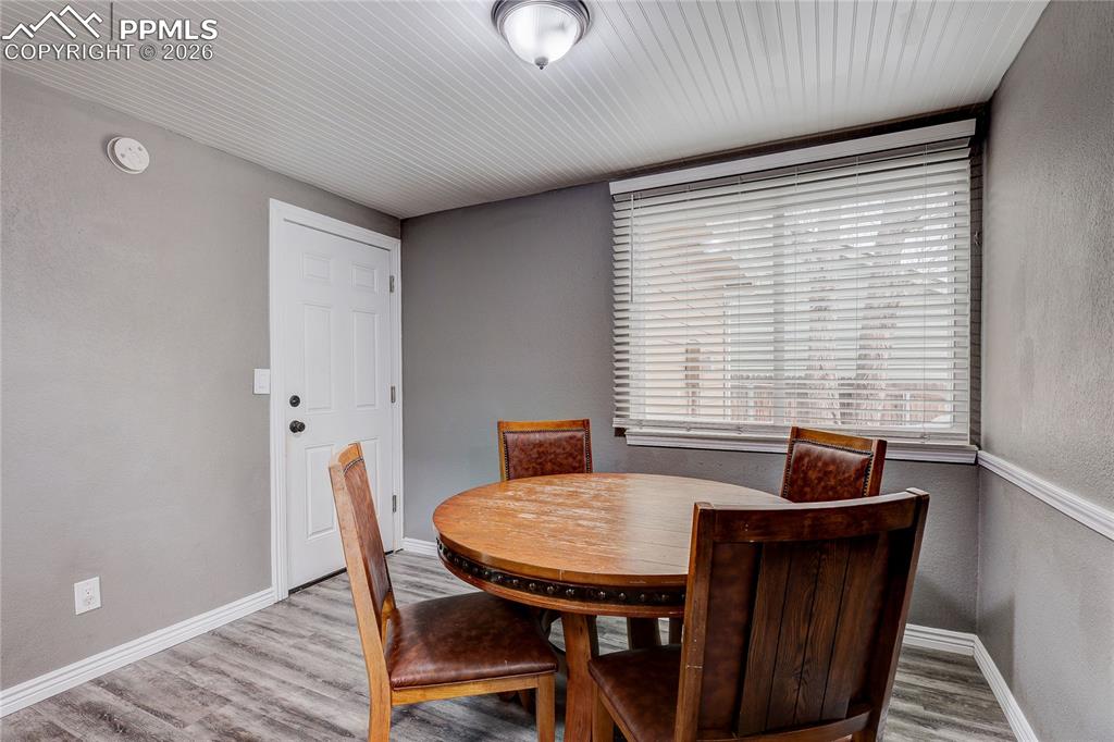 Image 8 of 39: Dining Area