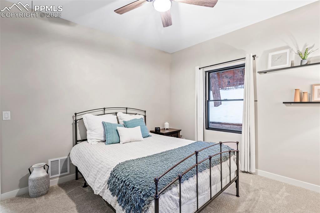 Image 12 of 25: Bedroom