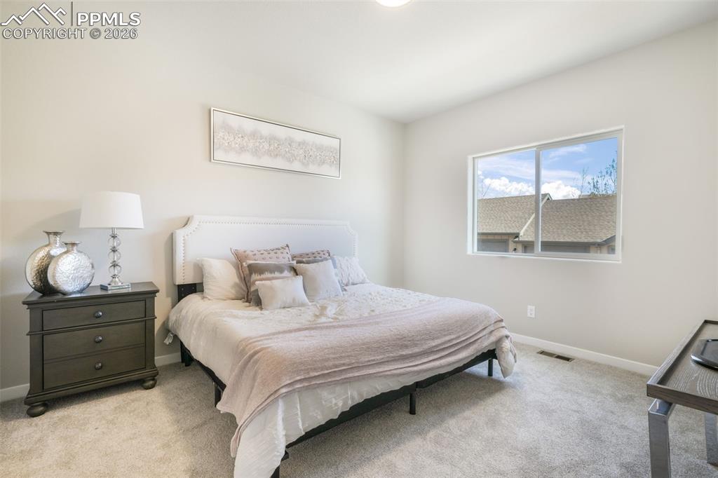 Image 19 of 50: Dining Area