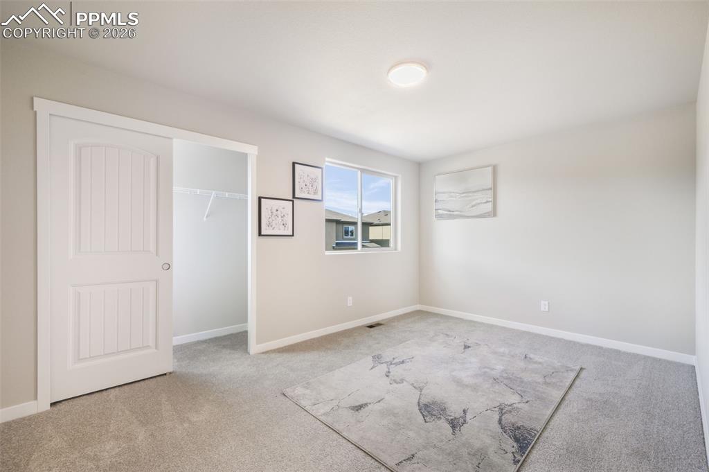 Image 28 of 50: Bathroom