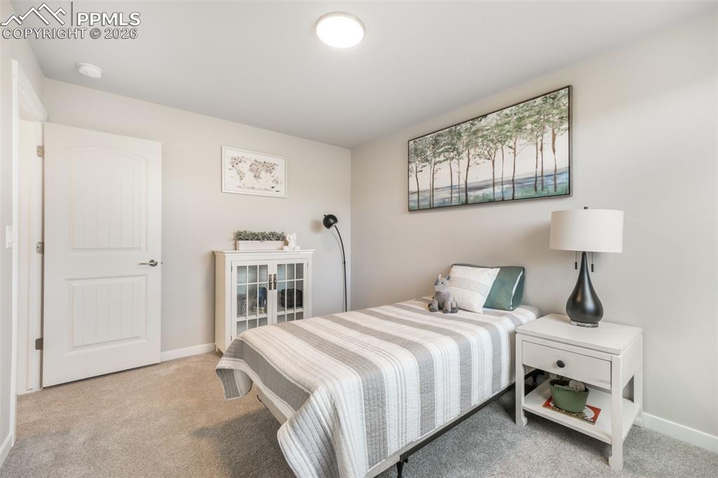 Image 31 of 50: Bathroom