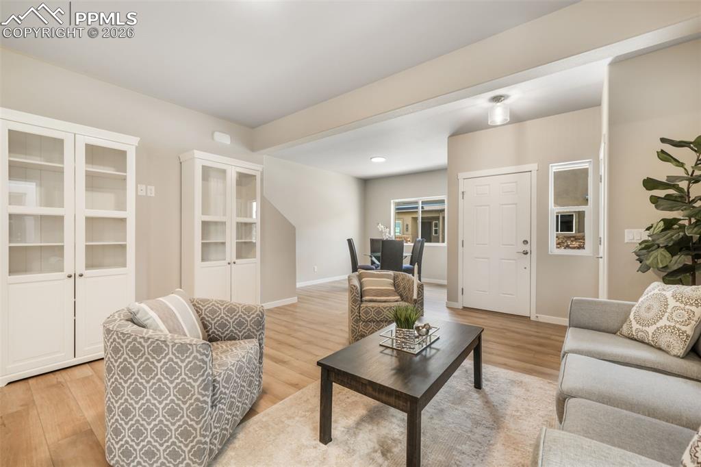 Image 7 of 50: Floor Plan