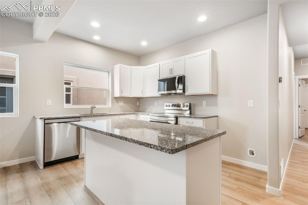 Image 9 of 50: Living Room